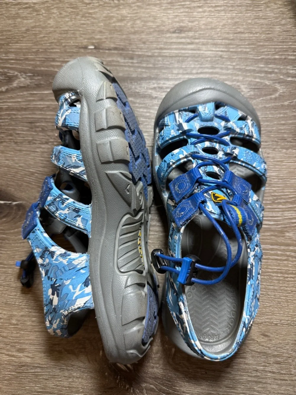 KEEN Blue Camo Youth SZ 4 Unisex Newport H2 Water Shoes Hiking / Waterproof
